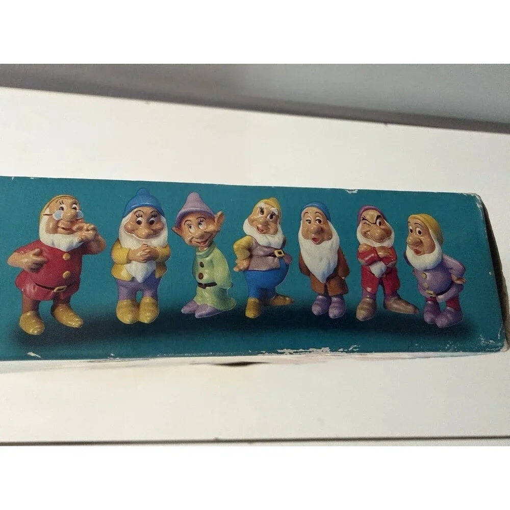 Vintage MATTEL Disney Snow White SEVEN DWARFS 7 Figure Set #5184n- Opened Box!